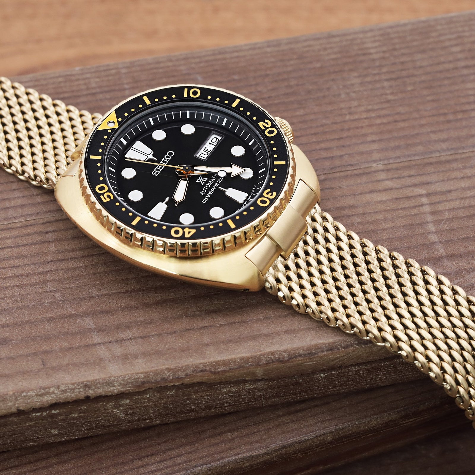 Curved End Massy Mesh Watch Band compatible with Seiko Gold Turtle SRPC44 SRPD46, V-Clasp, Full IP Gold