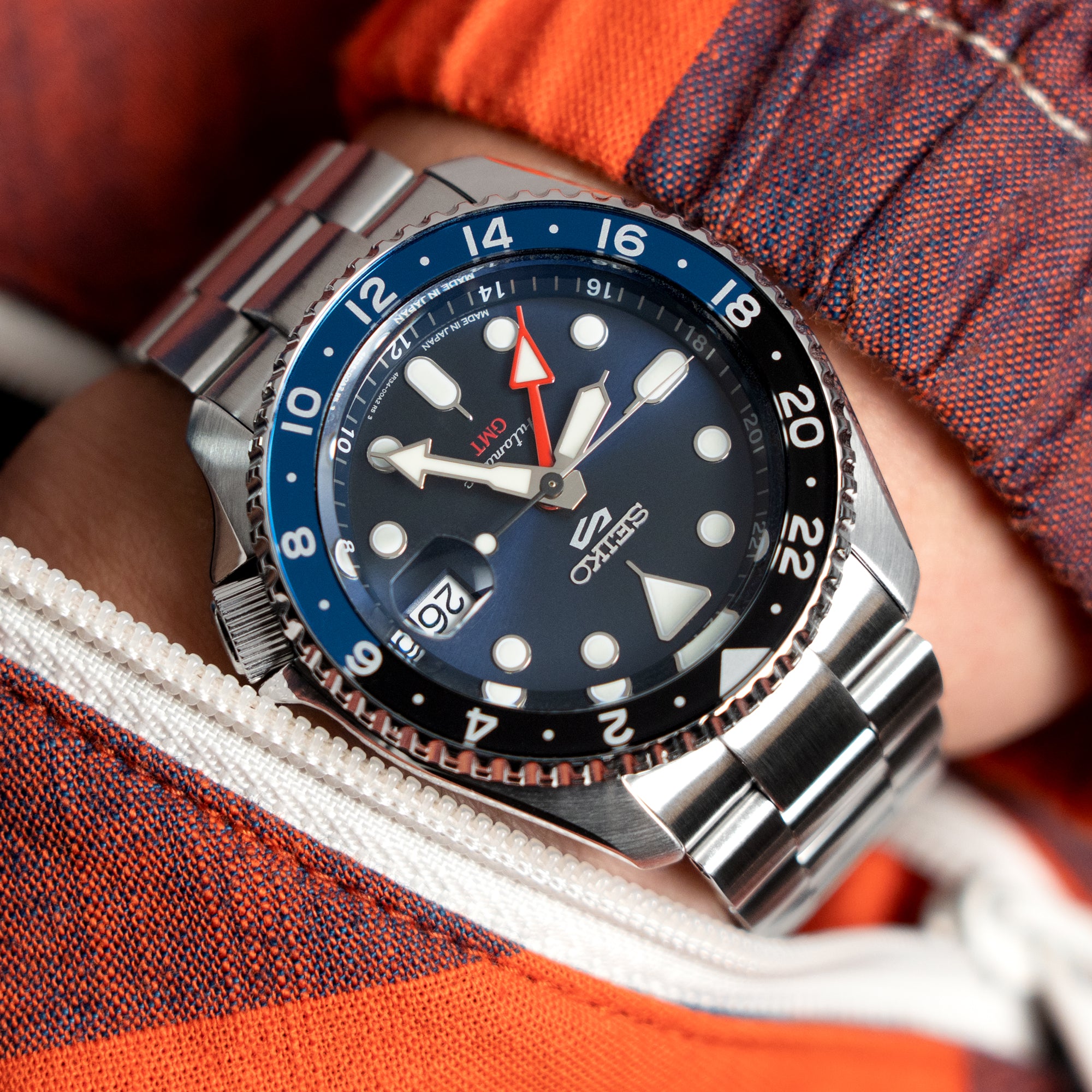 The Latest SEIKO 5 Sport GMT, the Best Watch Collection Bargain Ever!! -  Strapcode