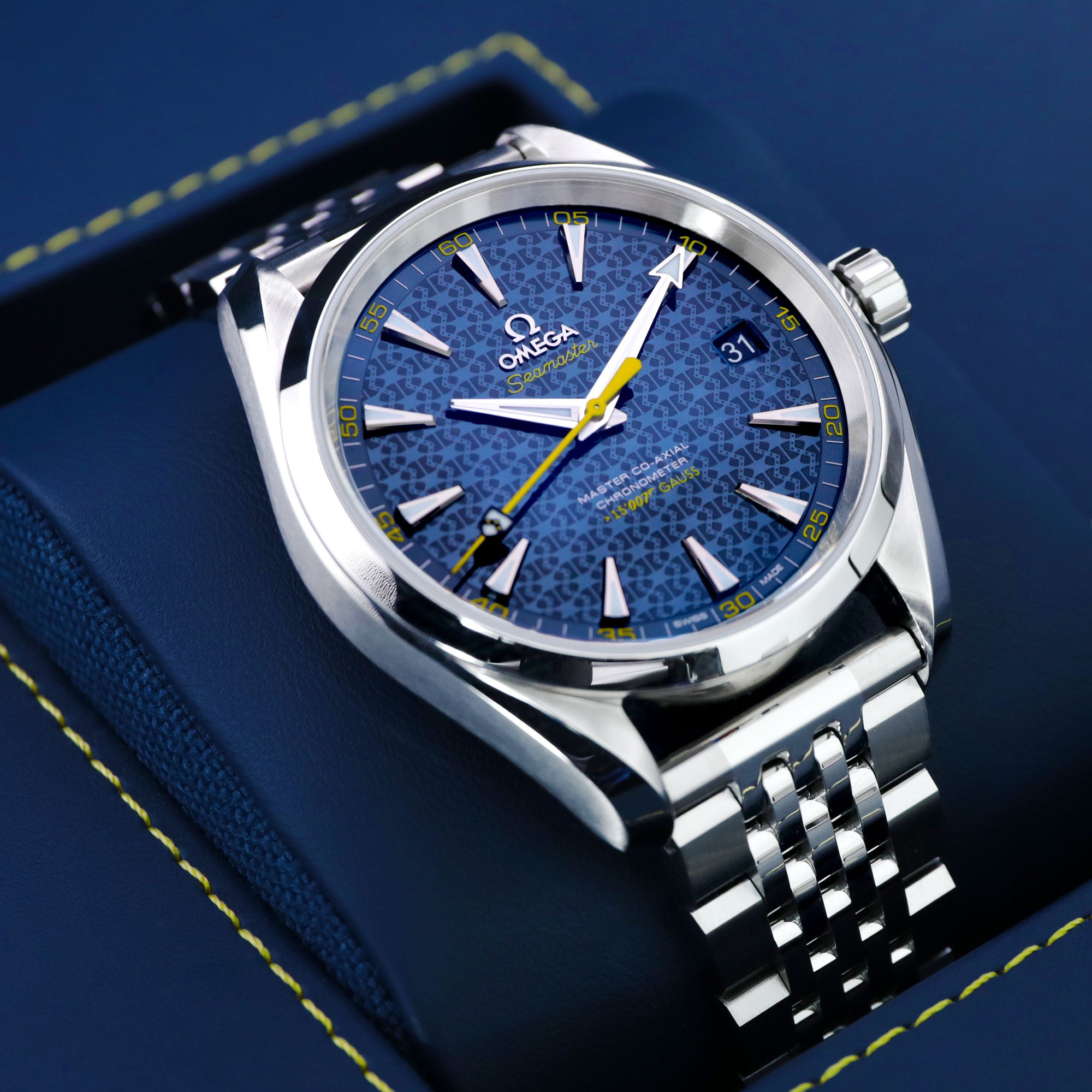 SPECTRE in 2015, Omega Aqua Terra 231.10.42.21.03.004 is a limited edition watch from the Omega Seamaster James Bond series.