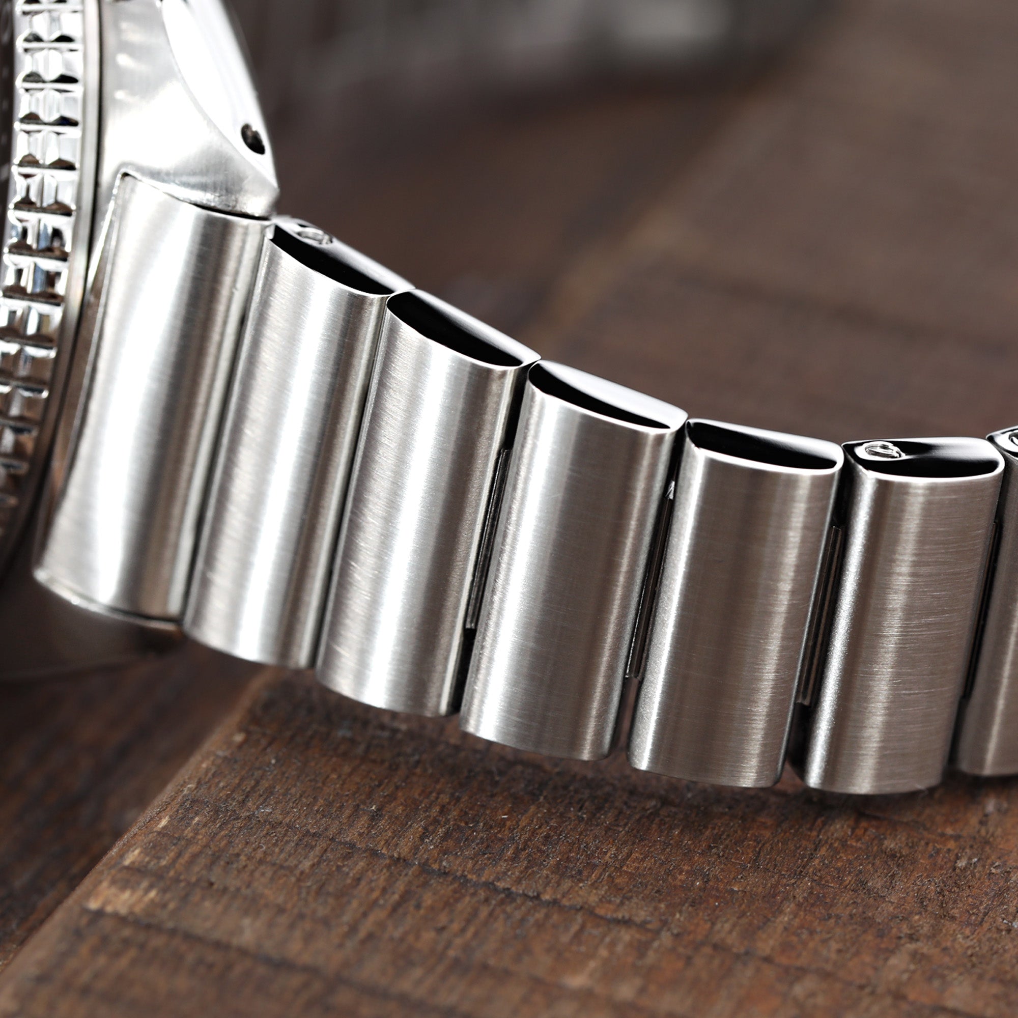 Watch Bands  Most Common Types of Watch Bands Explained - Strapcode
