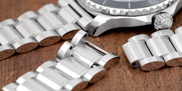 Metal Bracelet Q.R. Pull-Twist adjustment