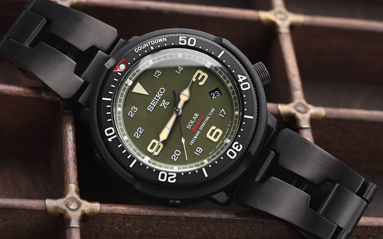 Upgrade your watch by changing Retro Razor metal watch band |Strapcode