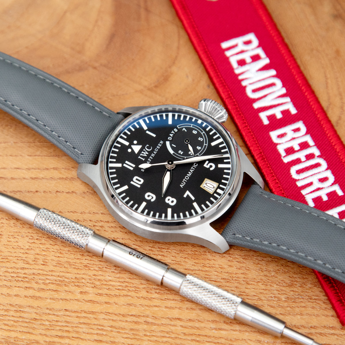 سوار ساعة بنسيج رمادي عسكري 20 مم أو 22 مم، بتشطيب مصقول