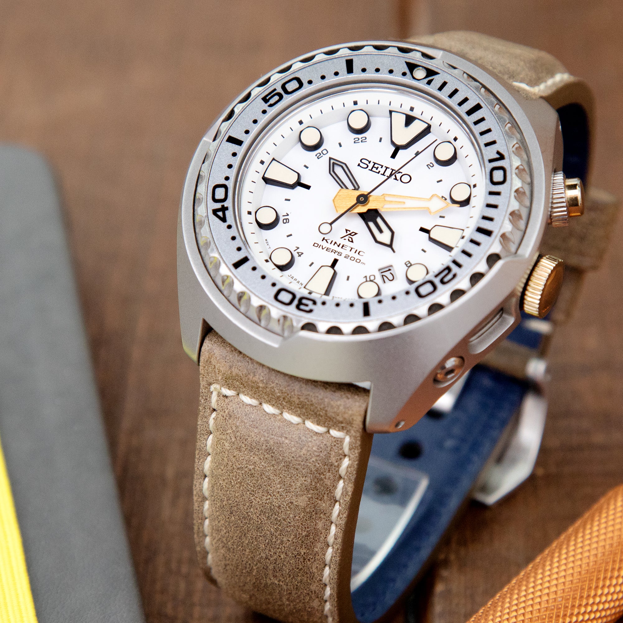 MiLTAT 24mm Genuine Olive Brown Distressed Leather Watch Strap Extra Soft, Beige Stitching