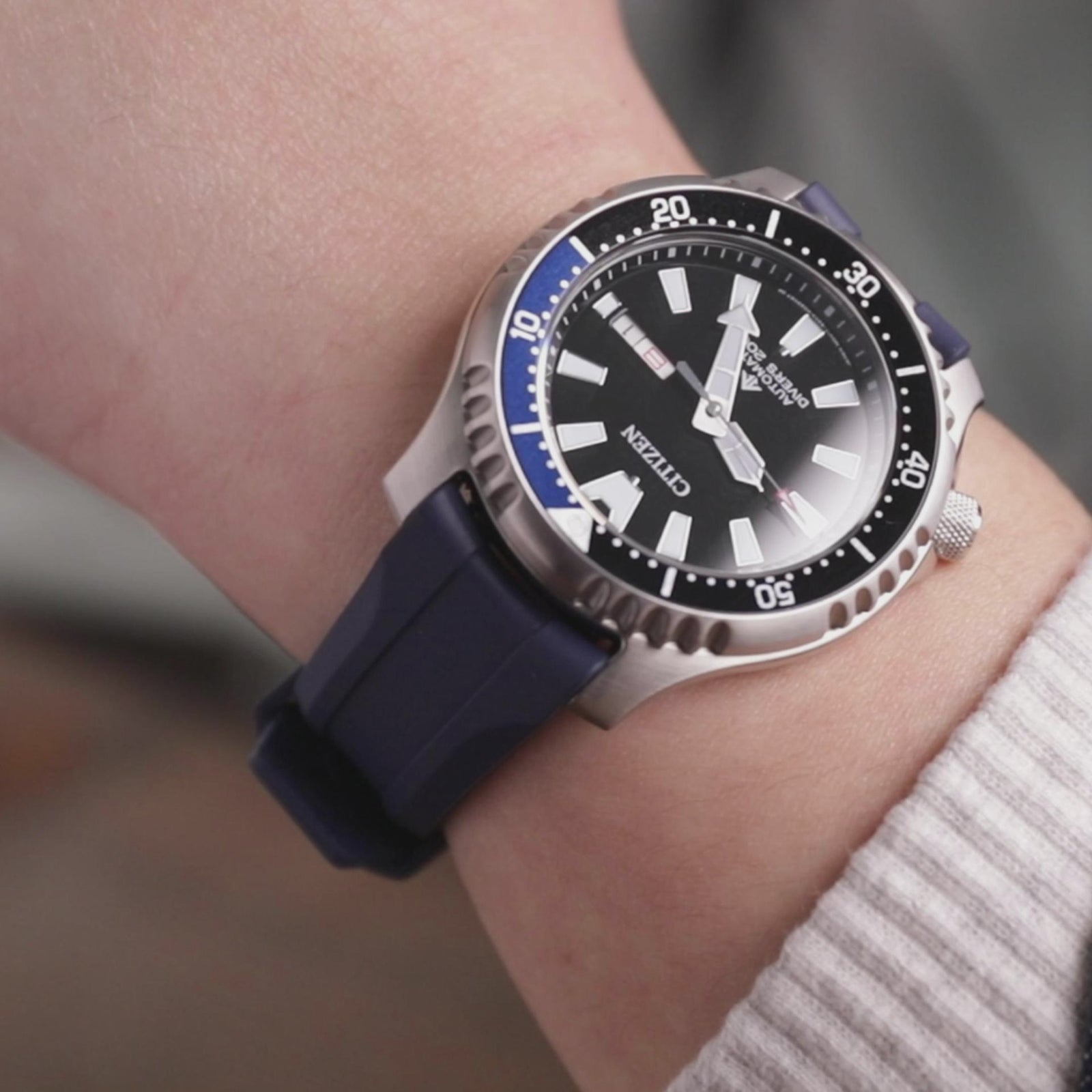 20mm Navy Blue Wheels Curved End FKM Rubber Strap