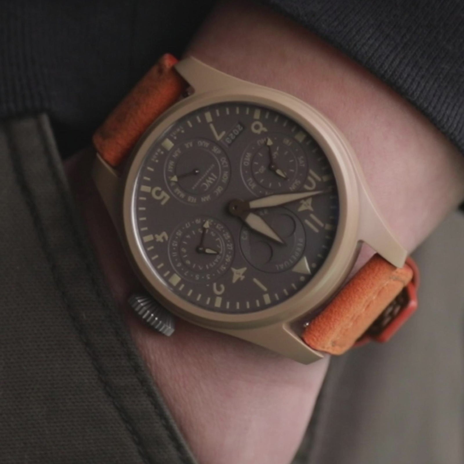 Cinturino orologio in tessuto Alcantara arancione, cuciture beige, sgancio rapido, 20mm, 21mm o 22mm