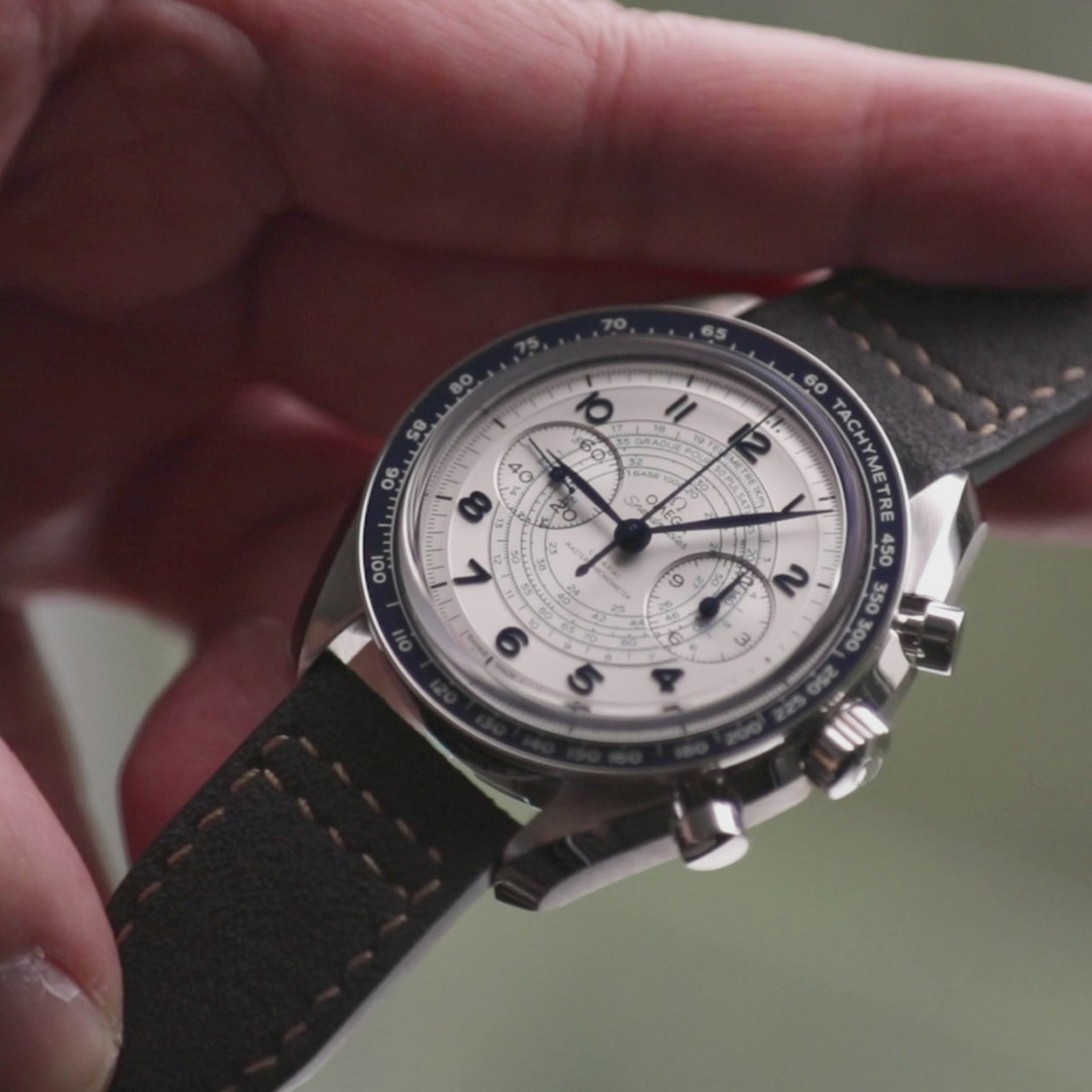 チャコールブラック・アルカンターラ生地クイックリリース時計バンド、ベージュステッチ、20mm・21mm・22mm