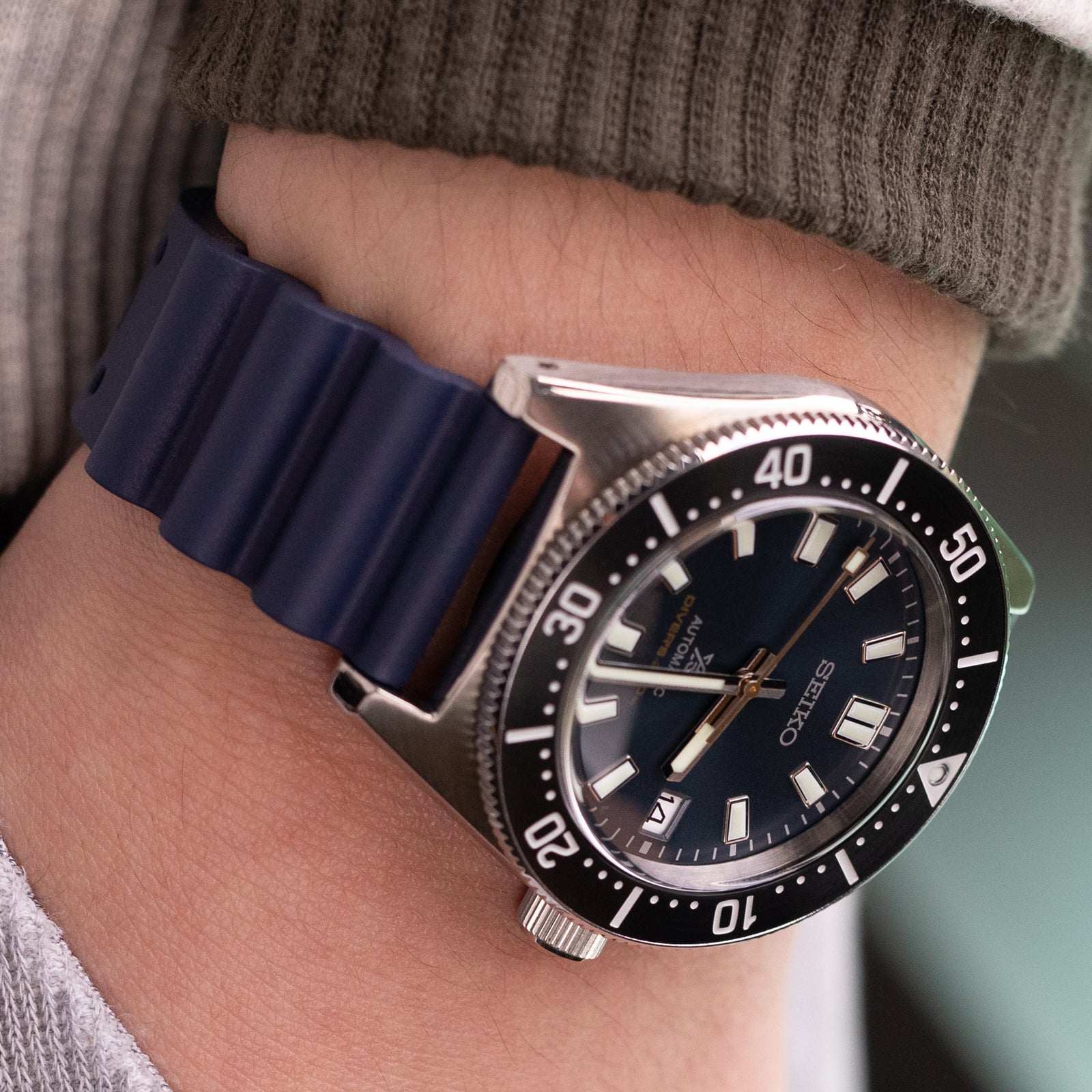 Seiko 22mm blue rubber dive strap 2025