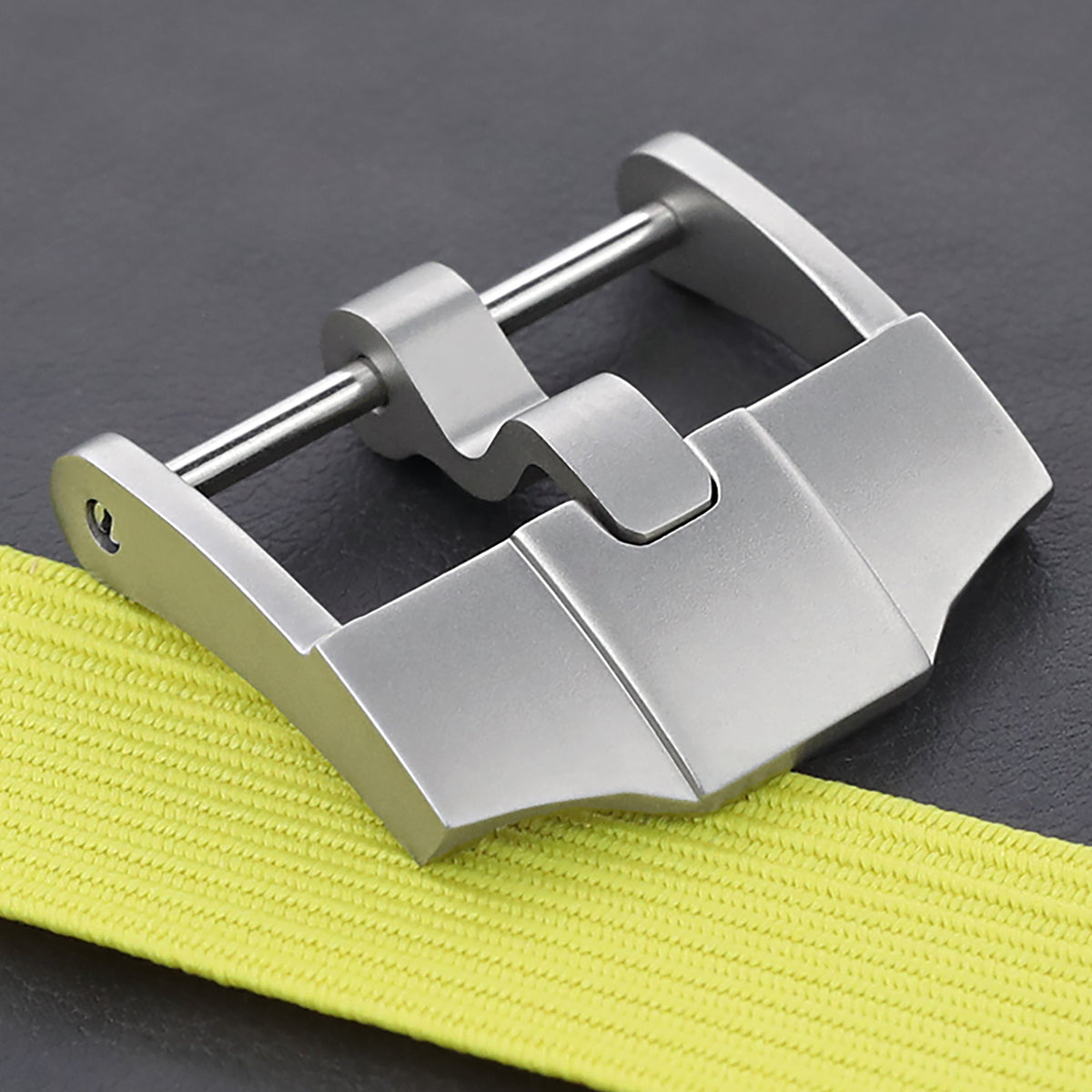 مشبك عالي الجودة من الفولاذ المقاوم للصدأ 316L بمسمار لولبي ولسان 6 مم بتشطيب رملي، مصمم خصيصًا لأوديمار بيغيه