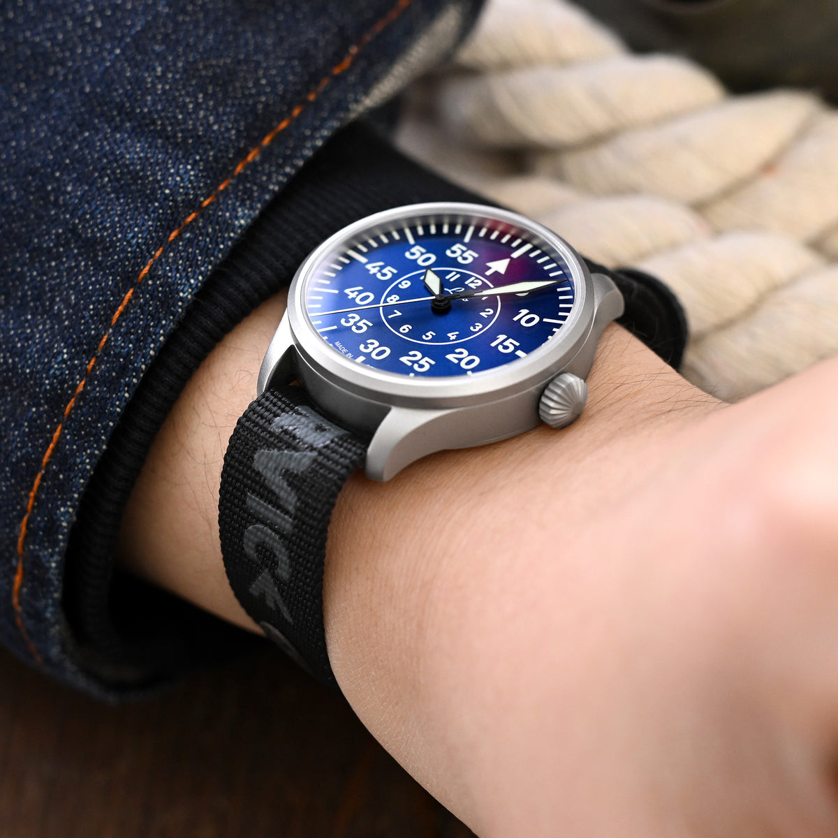 Le lot de deux bracelets General Service (Noir &amp; Gris) par HAVESTON Straps