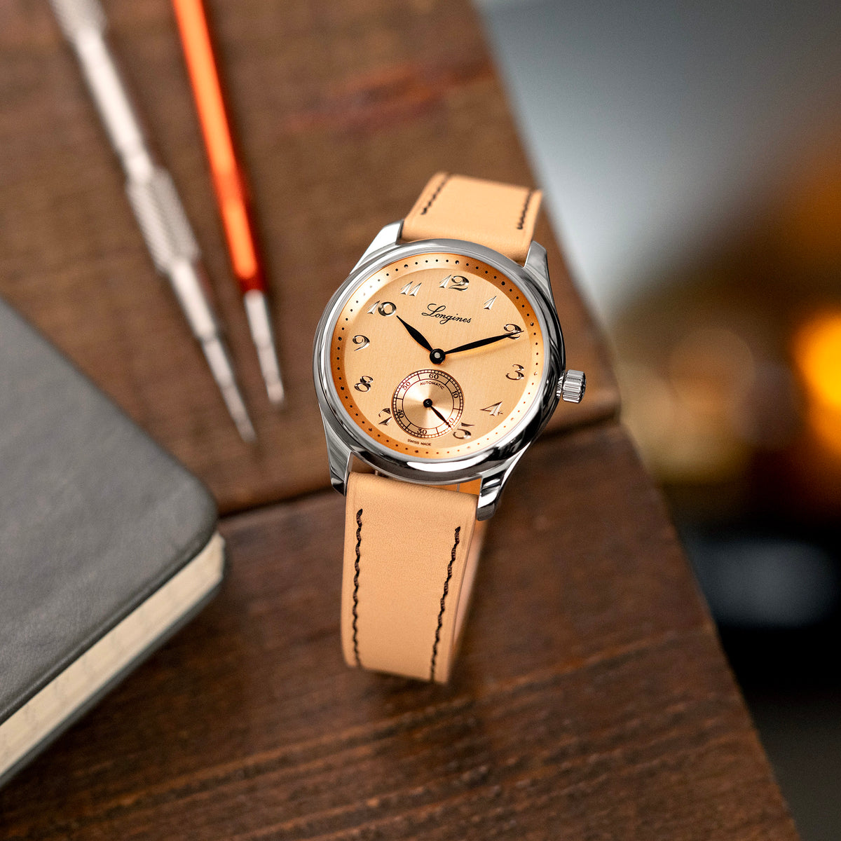 Q.R. 20mm Beige Leder-Uhrenarmband, konisch zulaufend, Schokobraune Nähte + Zermatt
