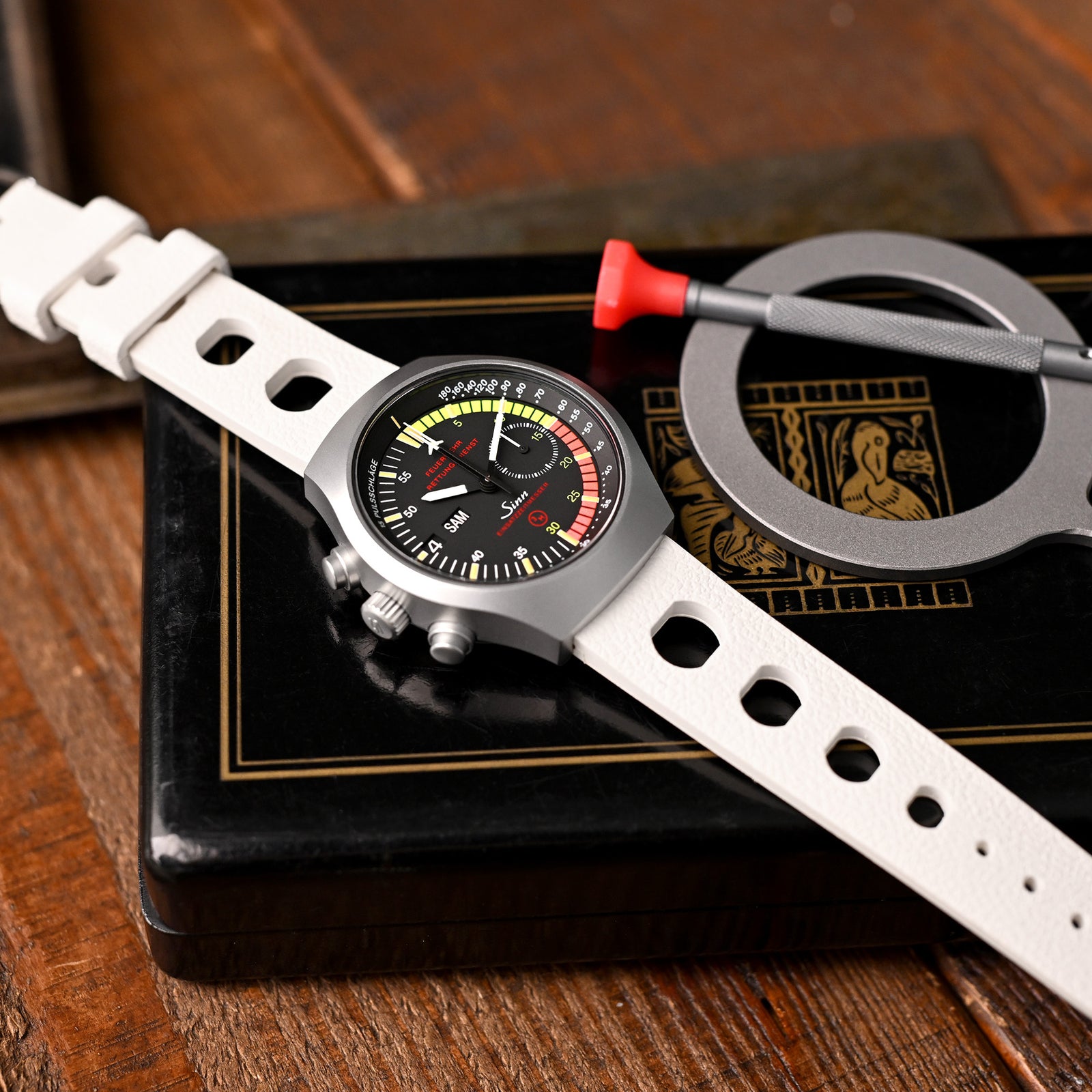 Banda de reloj de goma de liberación rápida de agujeros grandes blancos de 20 mm