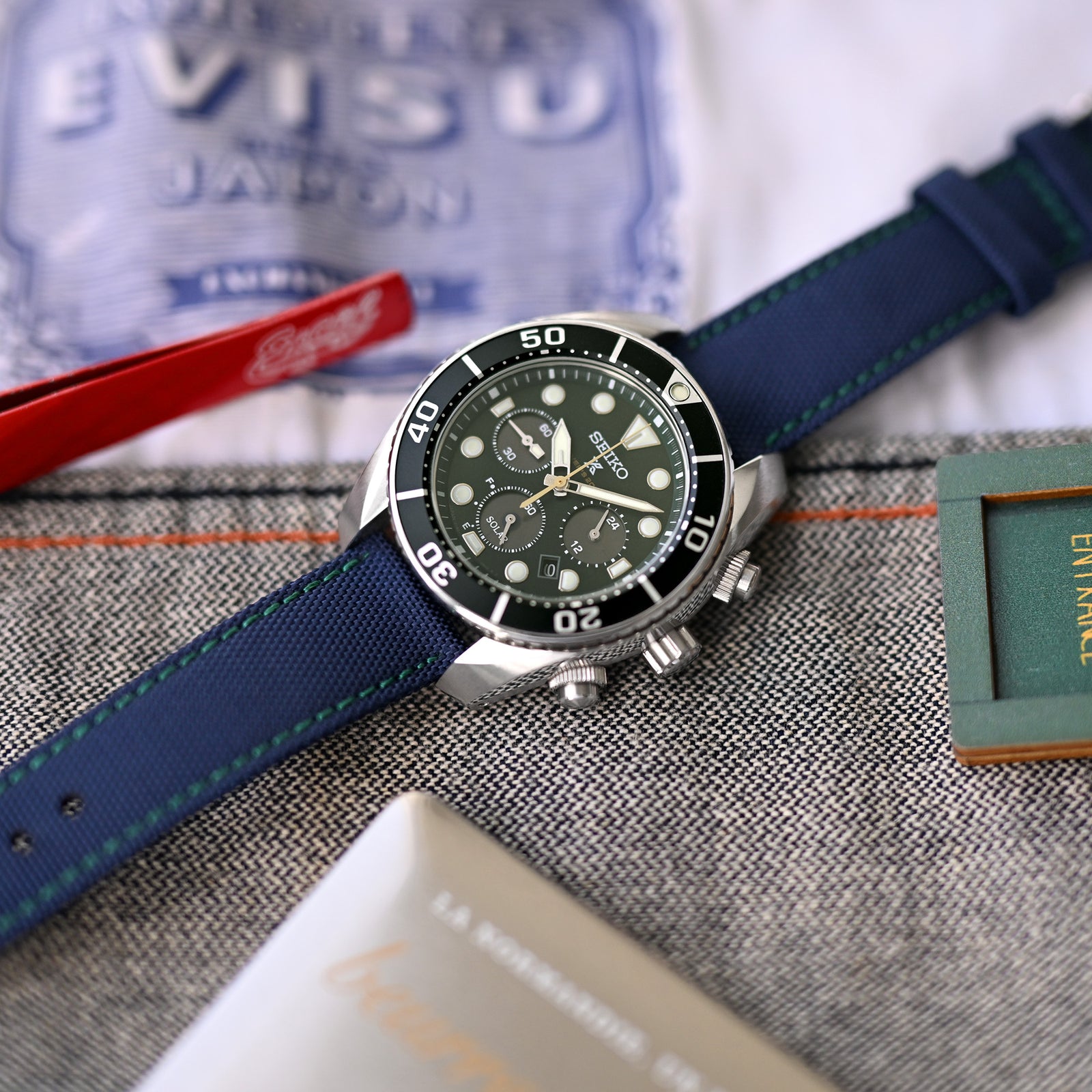 Bracelet en toile de voile 20mm bleu marine, nylon à dégagement rapide, surpiqûres vertes