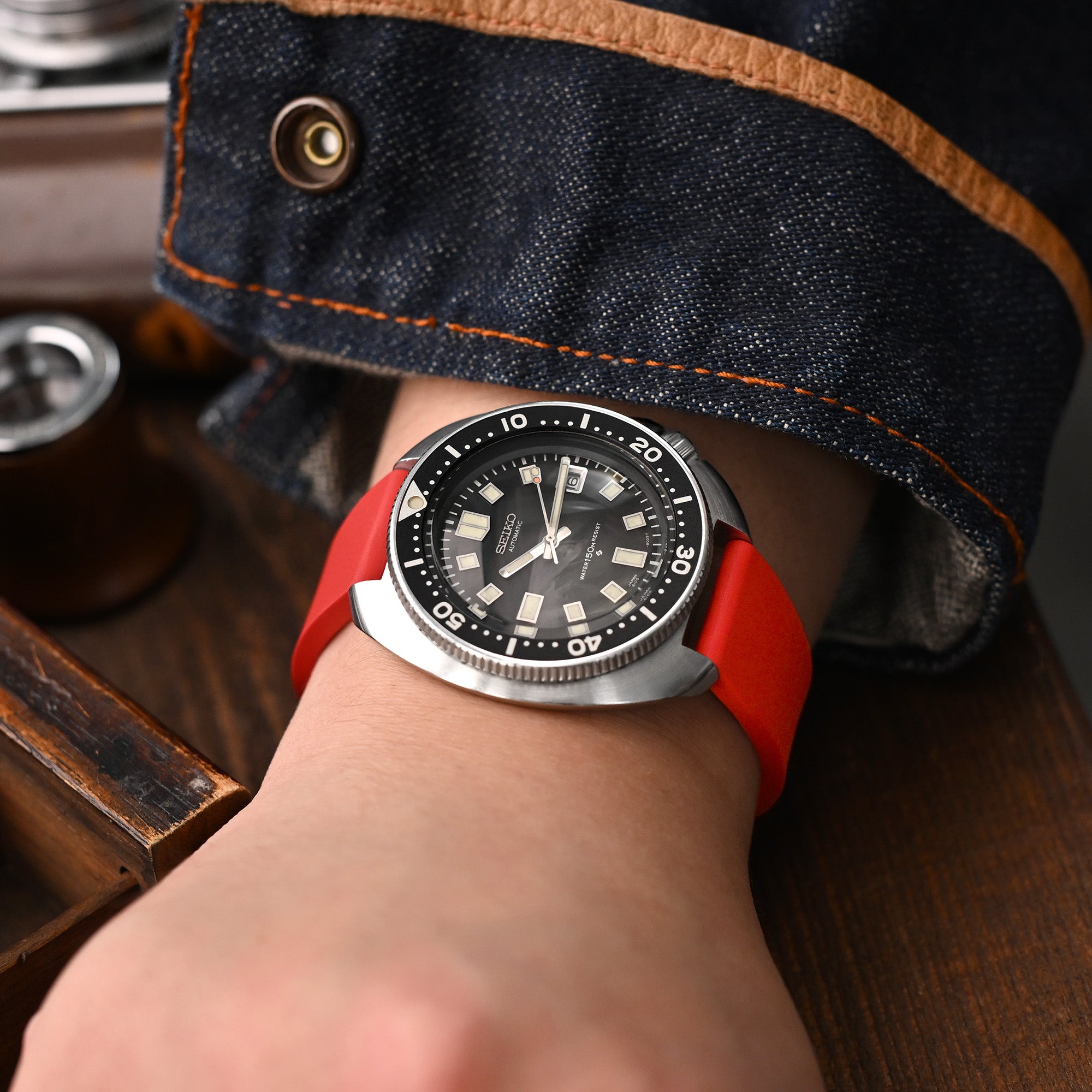 OROLOGIO MOONLIGHT dm. 36,5 PELLE STAMPA BANDANA ROSSA OROLOGIO MOONLIGHT dm. 36,5 PELLE STAMPA BANDANA ROSSA