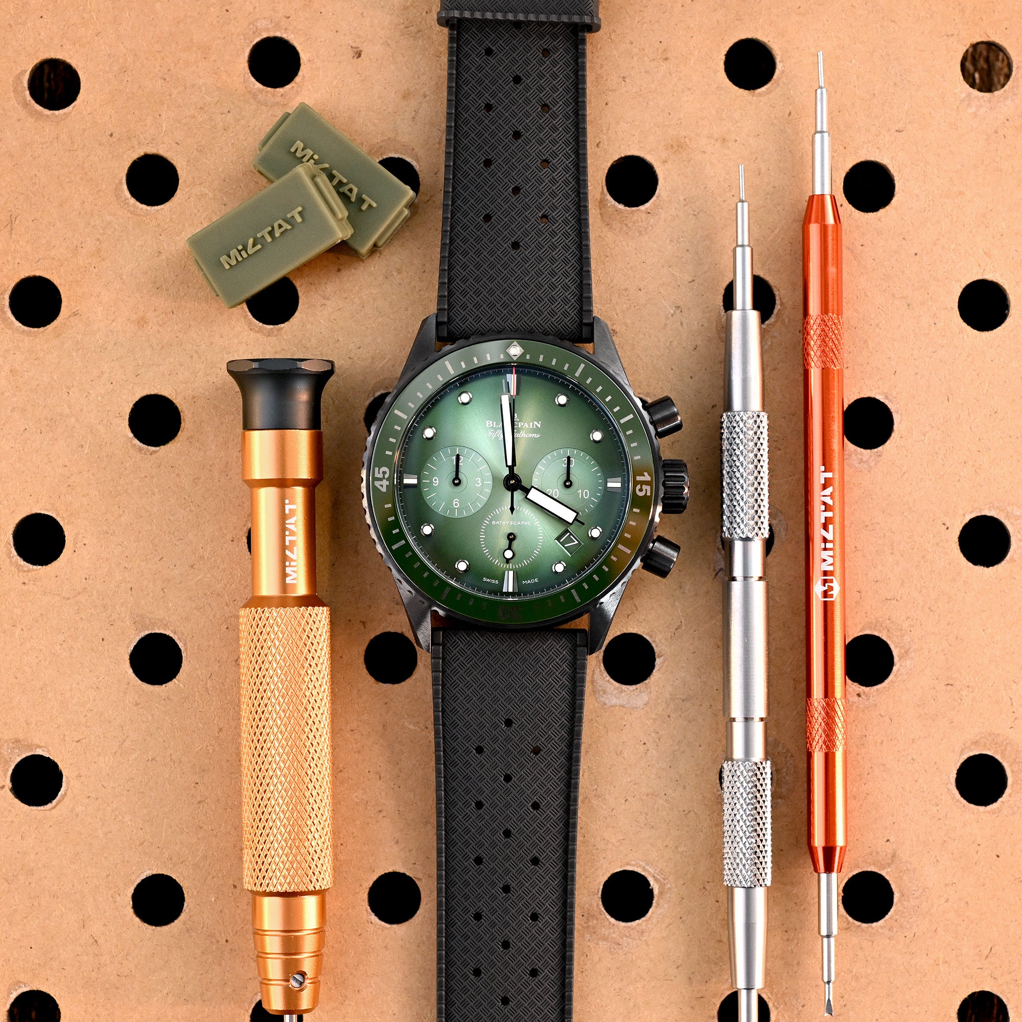 19 20 22 23 mm Black Tropical-Style FKM Rubber Watch Strap | StrapCode