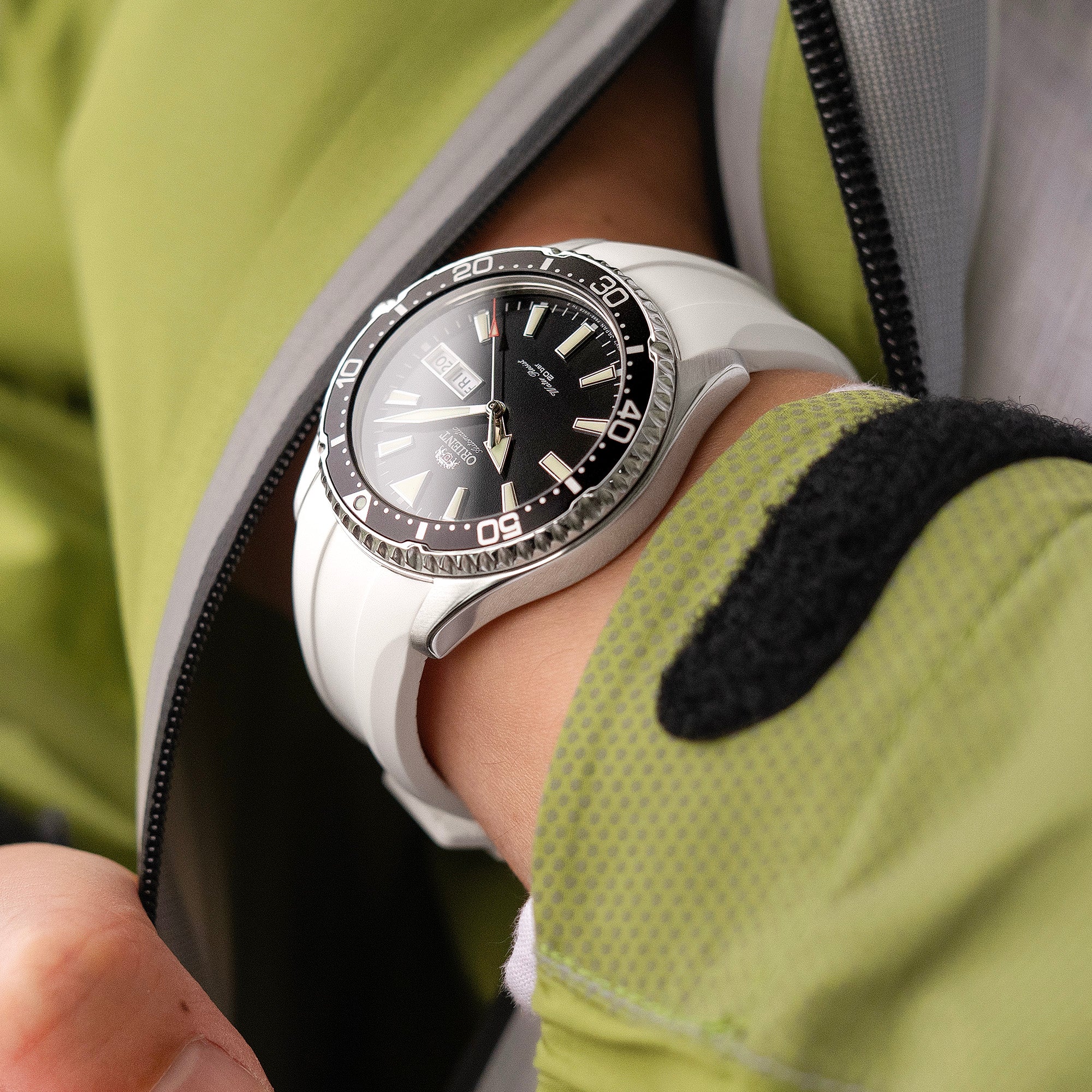 22mm White Curved End FKM Rubber Strap for Orient Kamasu | Strapcode