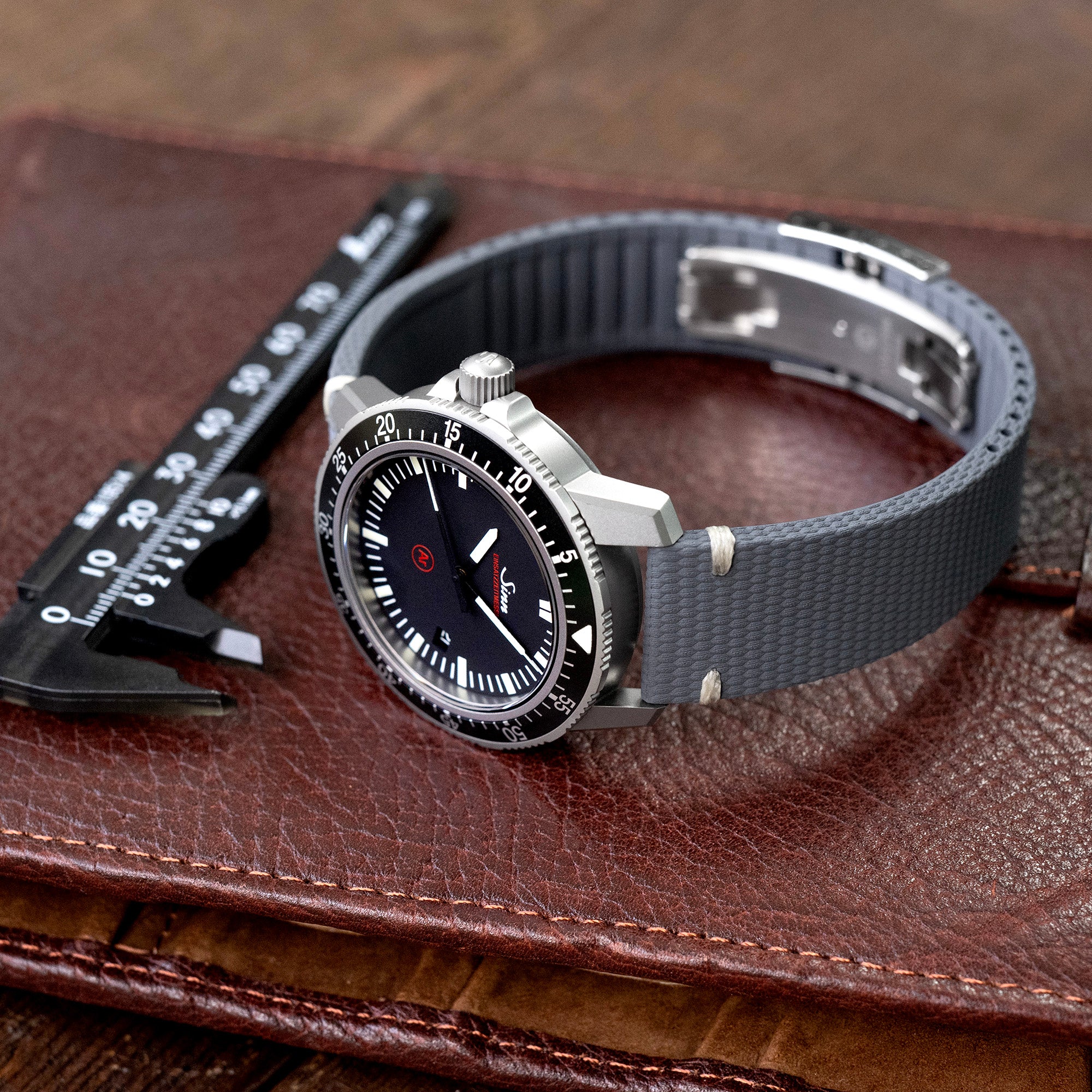 FKM42 Quick Release Butterfly Deployment FKM Watch Strap | Strapcode