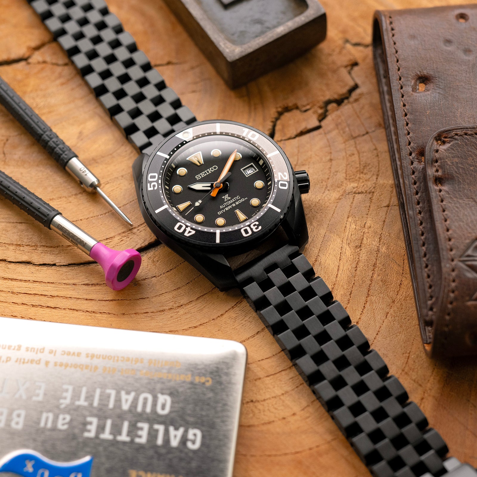 Correa Super Engineer II de 20mm o 22mm, extremo recto, acero inoxidable 316L con recubrimiento DLC tipo diamante, cierre en V.