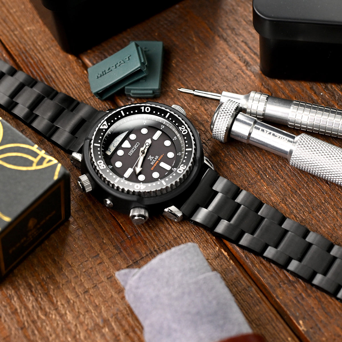 سوار ساعة Super-O Boyer مقاس 22 مم، نهاية مستقيمة، من الفولاذ المقاوم للصدأ 316L مع طلاء DLC شبيه بالألماس، إبزيم V-Clasp