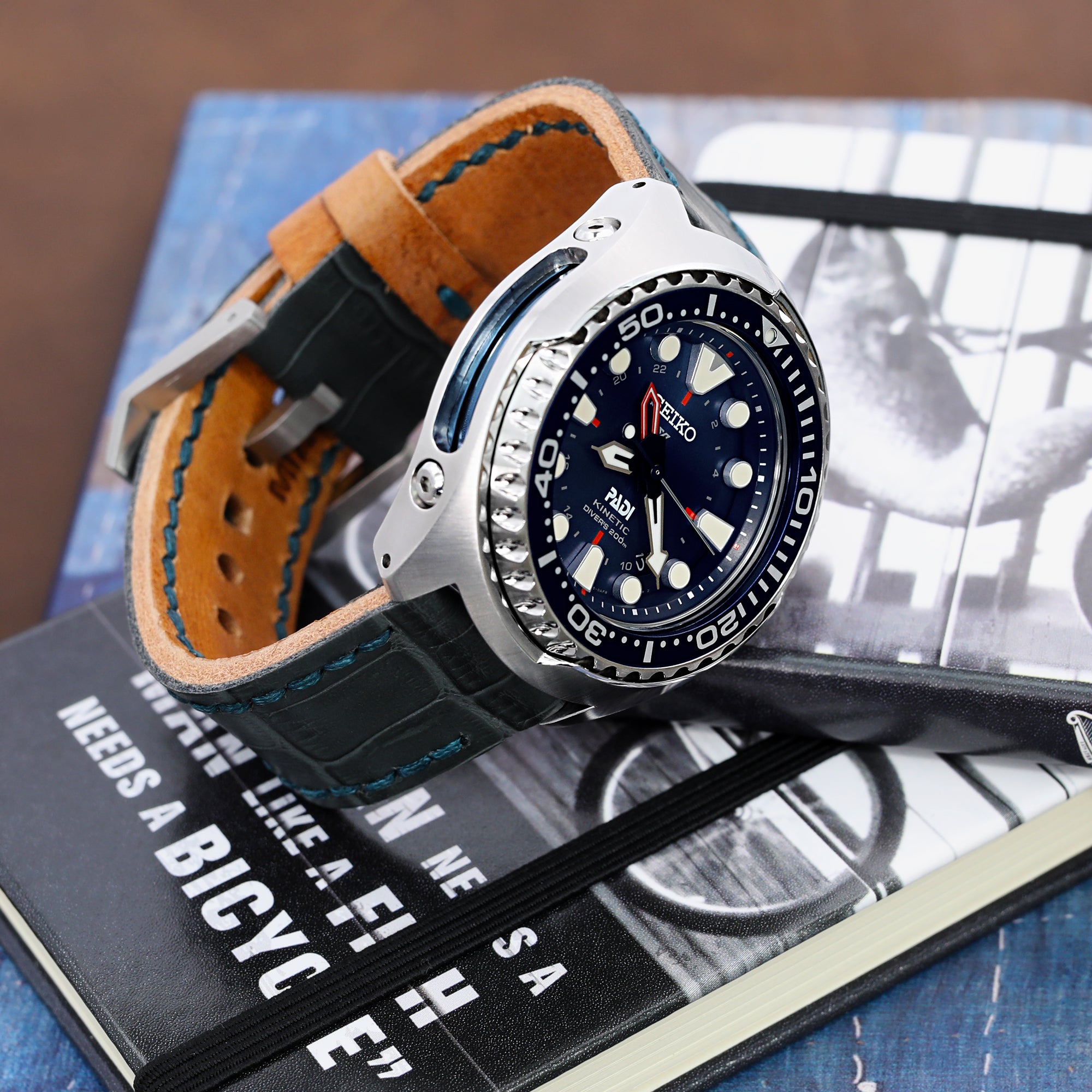 Seiko Prospex Special Edition PADI Kinetic GMT Diver SUN065 24mm leather watch strap