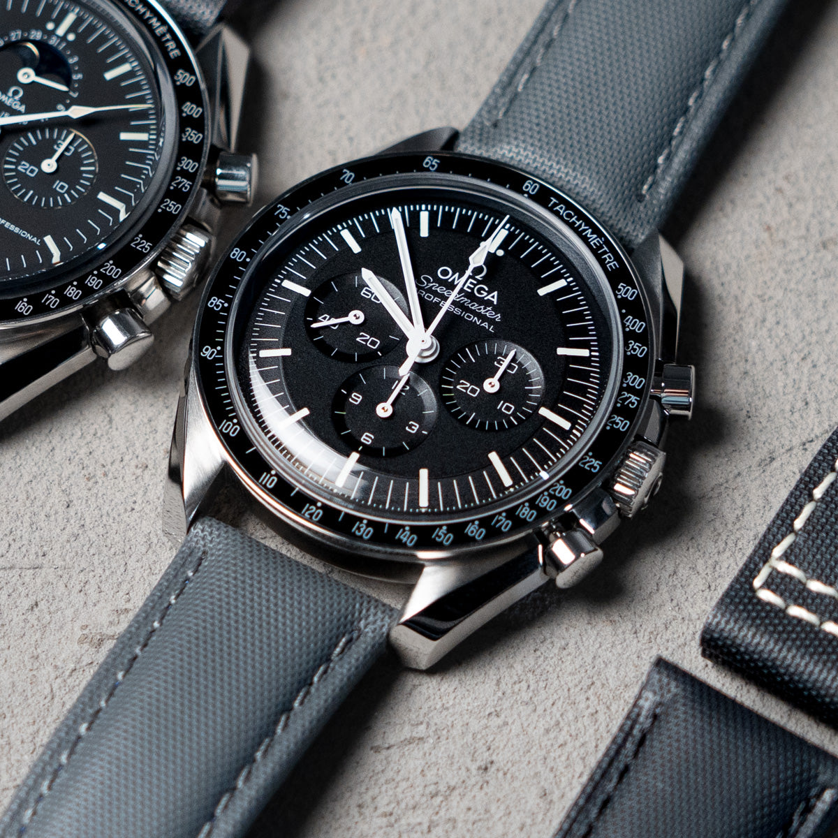 20mm oder 22mm Militärgraues Uhrenarmband mit gewebter Textur, gebürstet