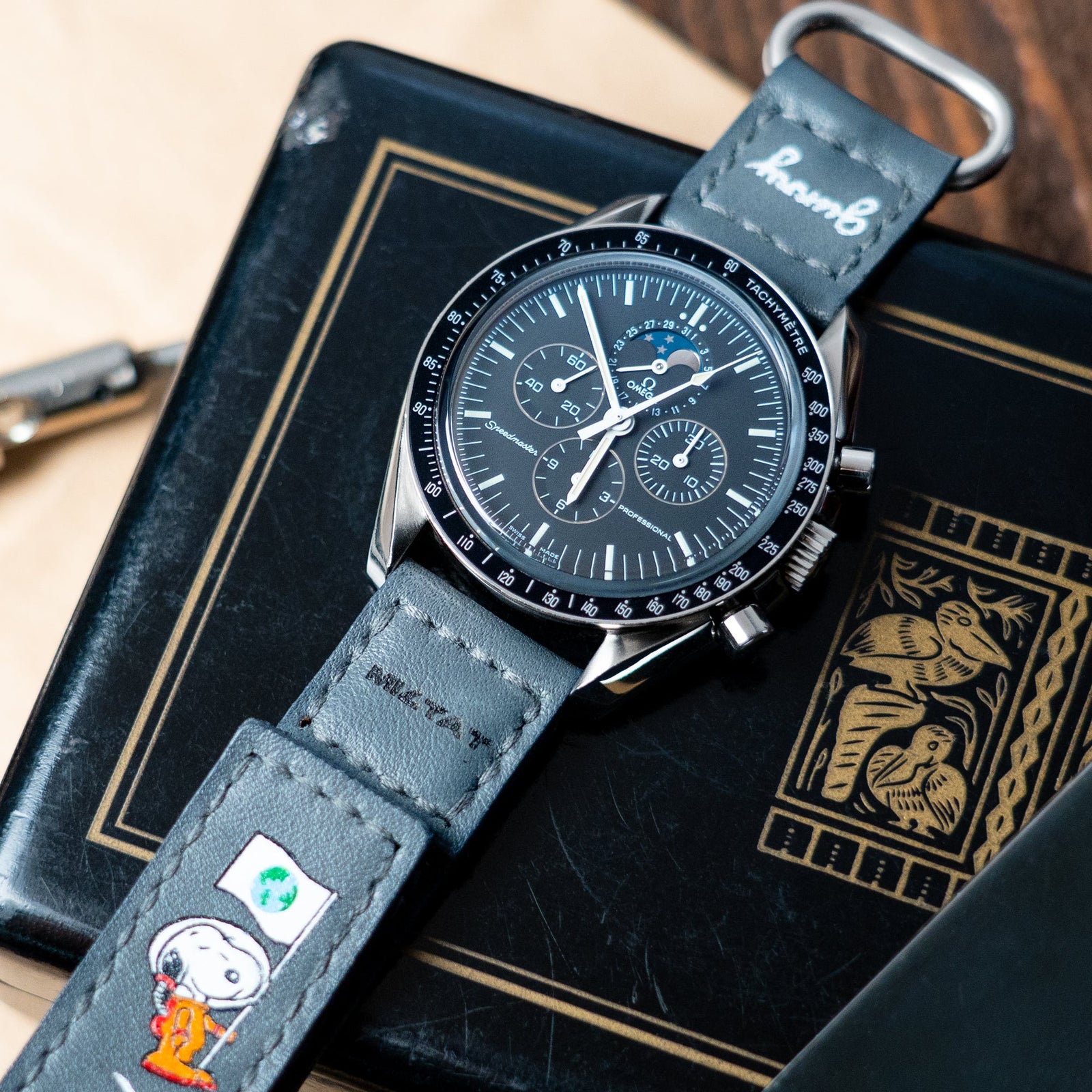 Curved end leather straps for your Omega Speedmaster Professional