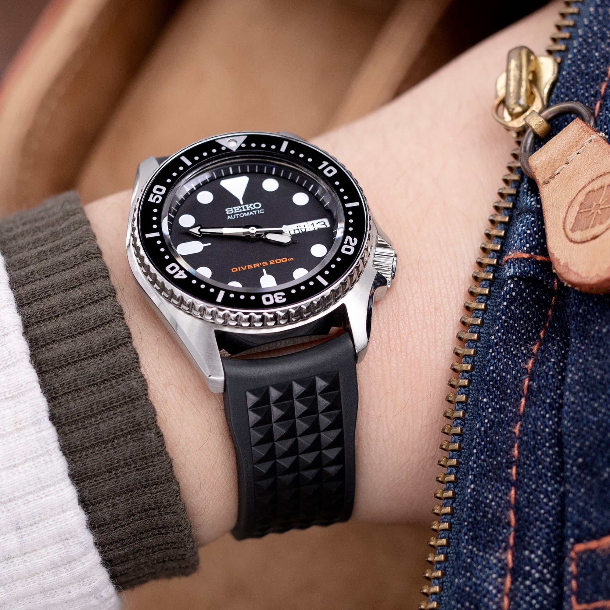 Seiko SKX013 Midsize Diver 200m Automatic Watch, Seiko Prospex Marinemaster MM300 Diver Automatic SBDX017 Strapcode Watch Bands