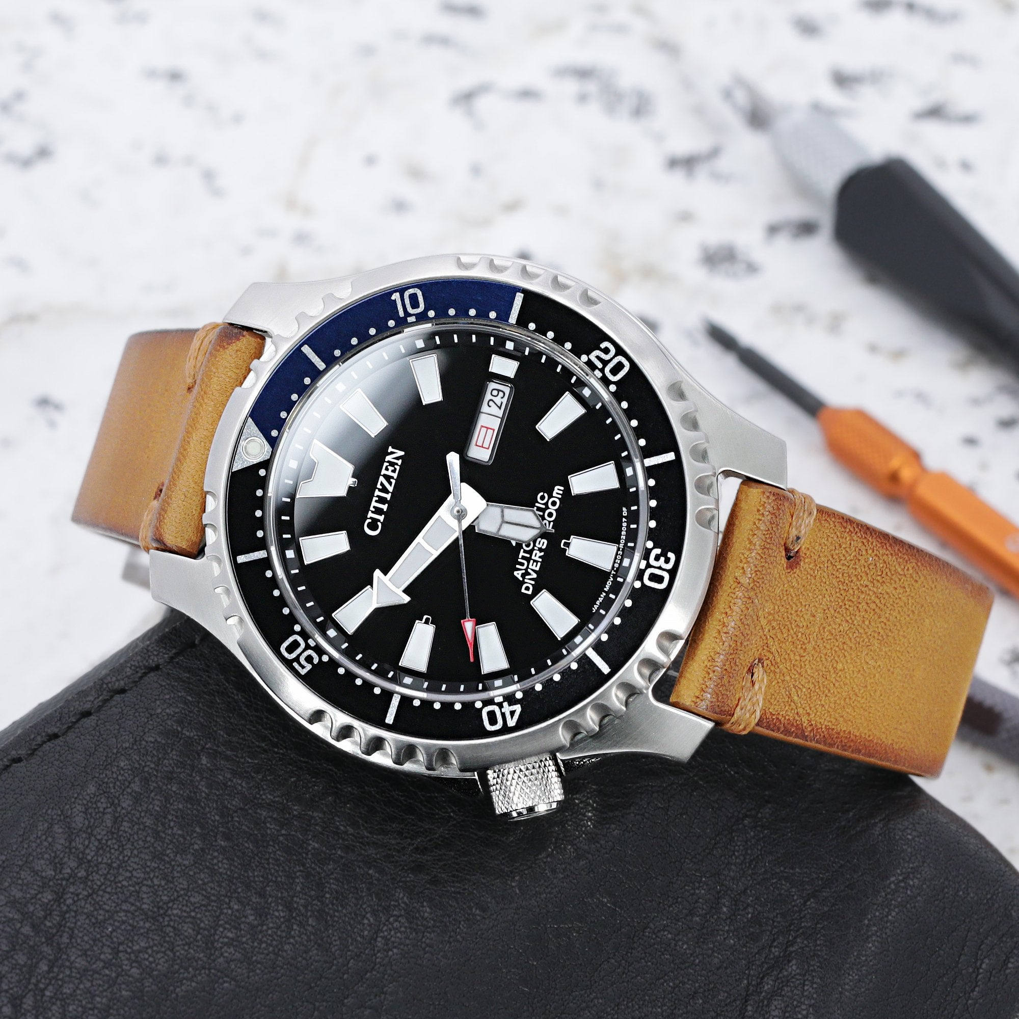 Global artisan watch bands 2025