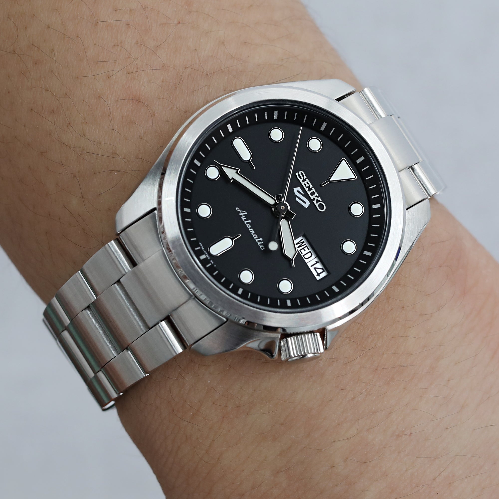 Seiko 5 cheap stainless steel band