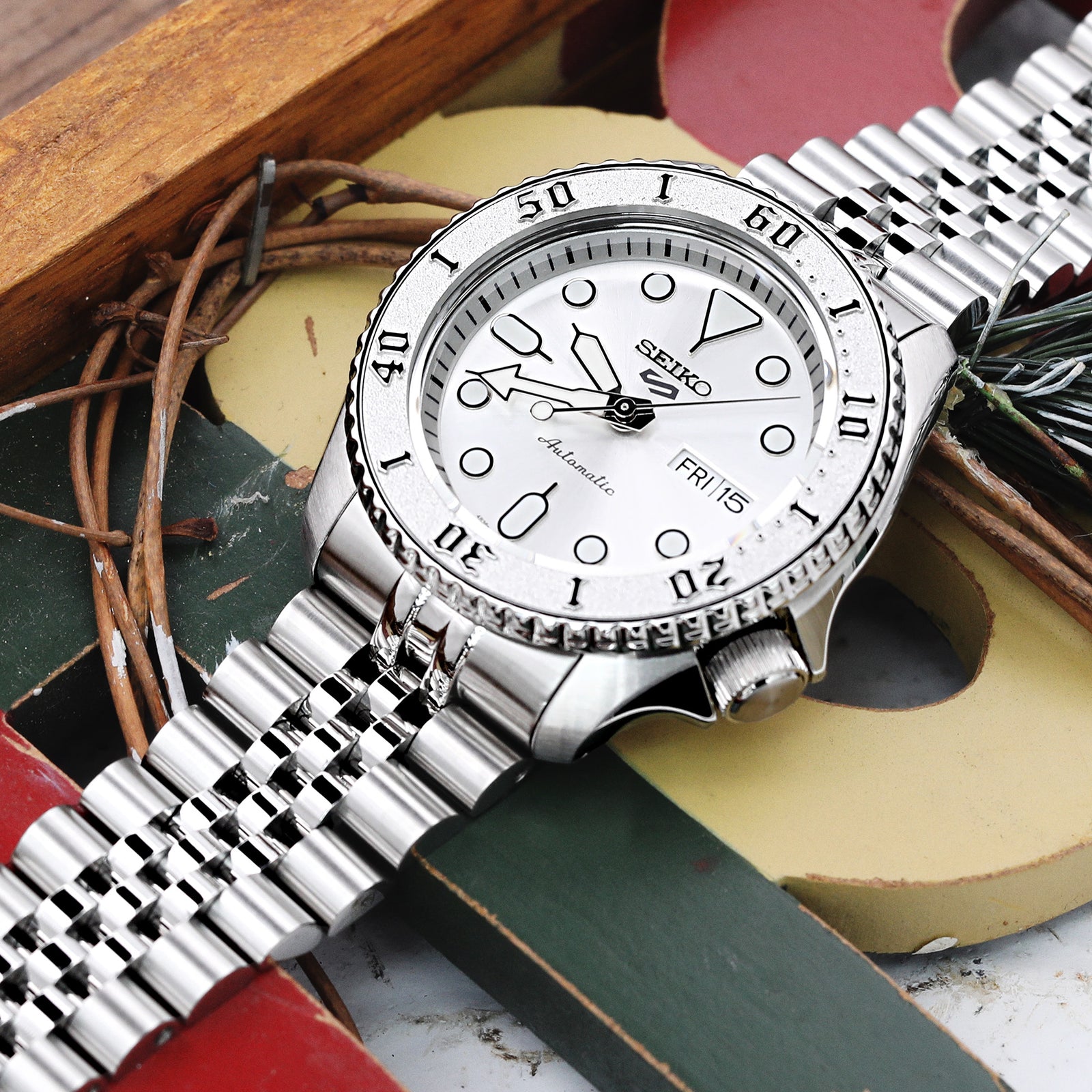 Seiko 5 Sports Curved End Super-J Louis Watch Bands | Strapcode